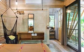 Zen Canto Villa Tuuch :: May The Jungle Be With You
